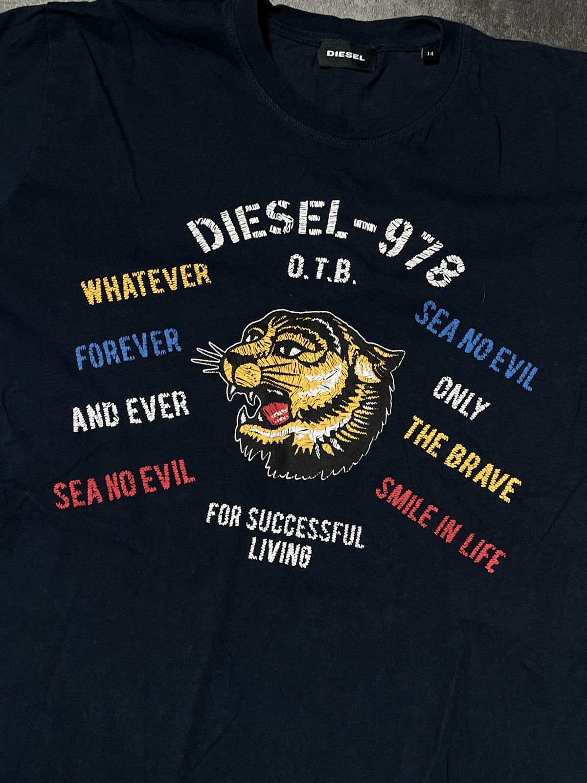 Diesel 🔥RARE🔥Diesel Vintage Tee Spellout Tiger Size US XS / EU 42 / 0 - 2 Thumbnail