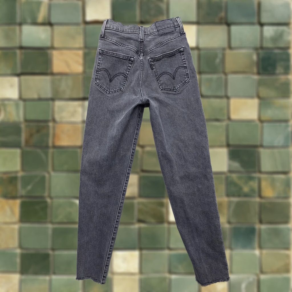 Levi's Levi's Jeans High Waisted Taper Regular 24 Black Denim Stretch 25" Inseam 5-Pocket USA Women Regular Levi's Black Jeans Size 42" / US 20 - 1 Thumbnail