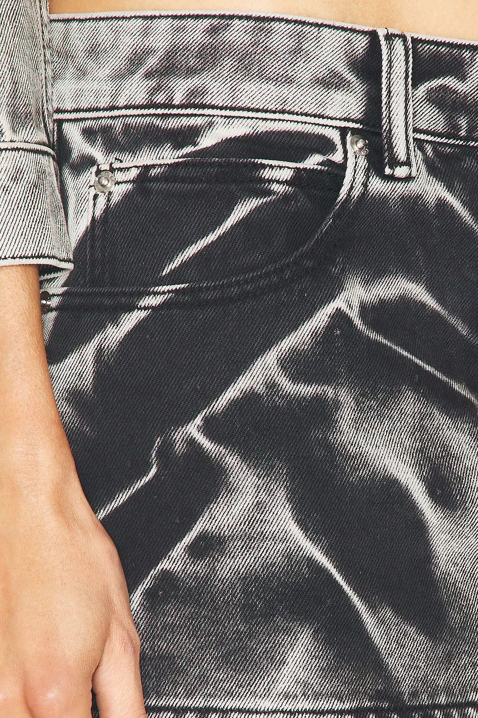 Alexander Wang o1s22i1n0225 Acid-Washed Mini Skirt in Acid Wash Black Size 28" / US 6 / IT 42 - 6 Thumbnail
