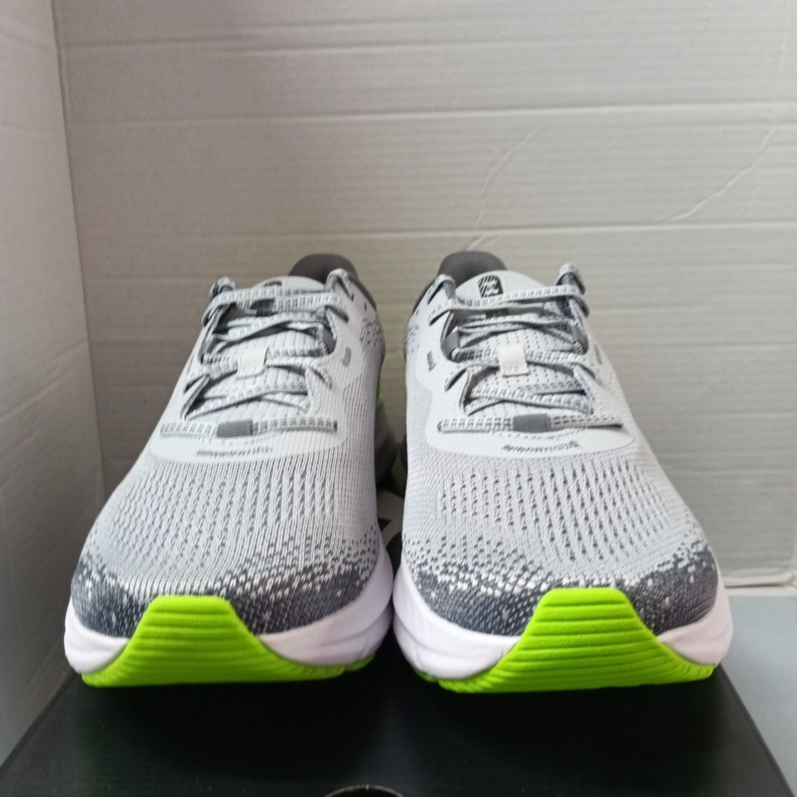 Under Armour Under Armour Turbulence 2 Men's Size 11.5 Gray / Neon Green Size US 11.5 / EU 44-45 - 2 Thumbnail