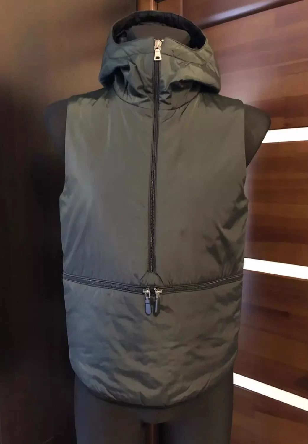 Prada Prada Sport Vintage Tech Jkt Foldable Crossbody Unisex 48 Size US M / EU 48-50 / 2 - 3 Thumbnail