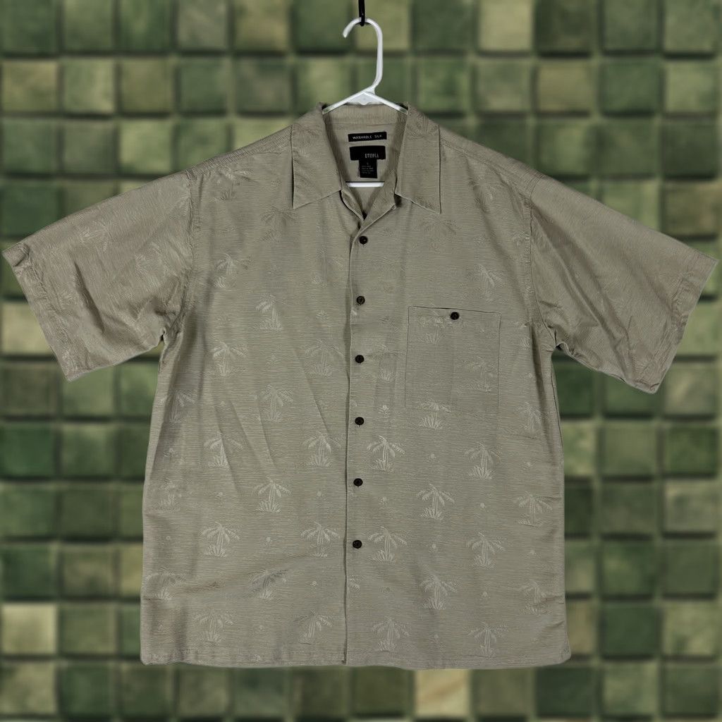 Vintage Utopia Shirt 100% Silk Short Sleeve Button-Down Beige Large Men’s Classic Pattern Top Size US L / EU 52-54 / 3 - 1 Thumbnail
