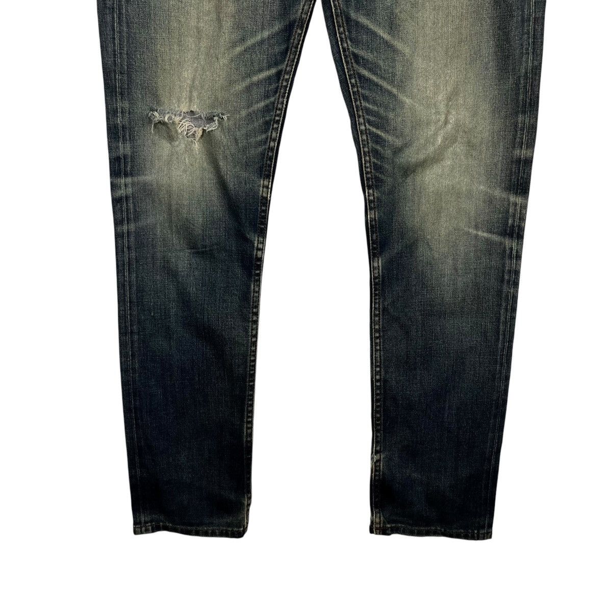 Burberry Vintage Burberry Black Label Distressed Denim Jeans Size US 33 - 4 Thumbnail