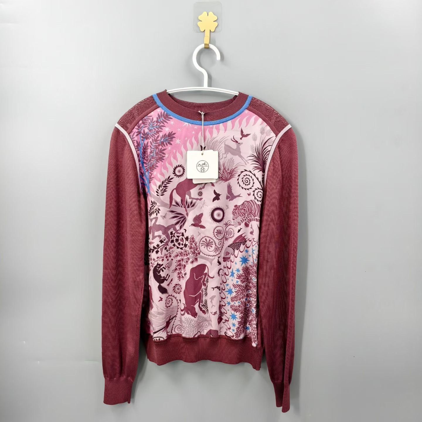 Hermes Hermes Silk Multi T-Shirt M Women Size M / US 6-8 / IT 42-44 - 1 Thumbnail