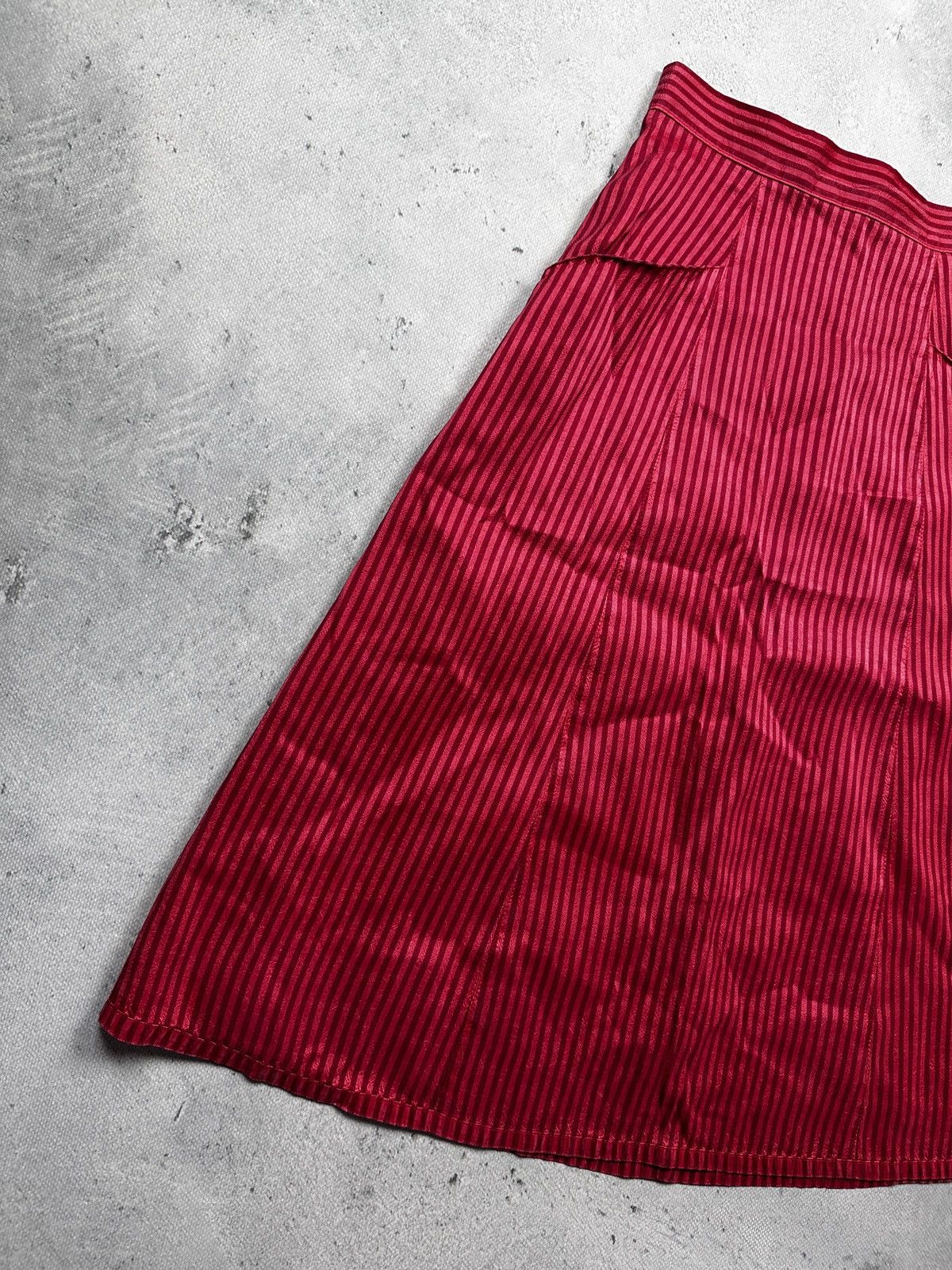 If Six Was Nine Vintage Oleana Silk Midi Skirt Red Stripe Rare XS Lux Item Size 26" / US 2 / IT 38 - 4 Thumbnail