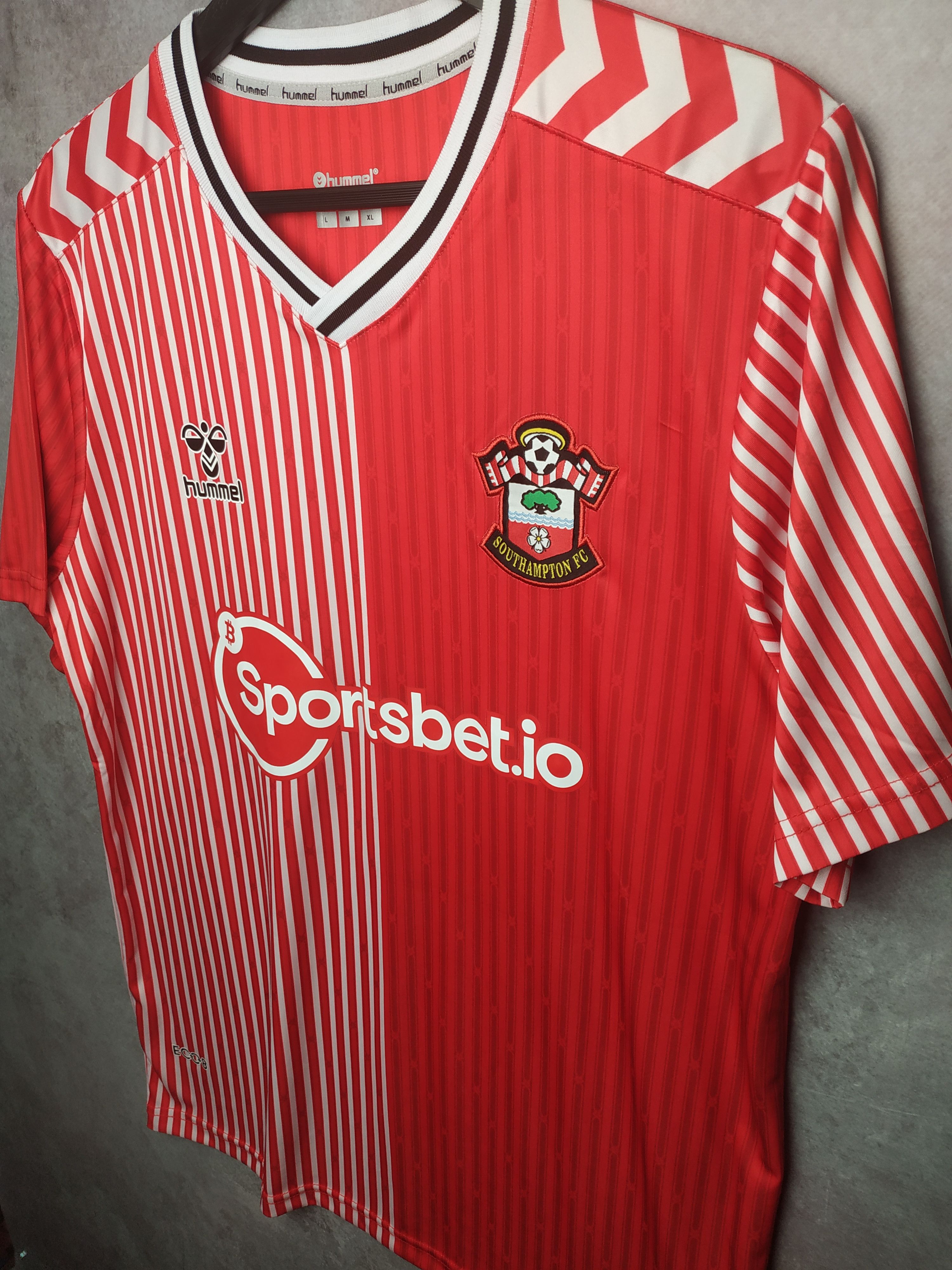 Hummel Hummel Southampton FC 2023/24 Soccer Jersey Football Shirt Size US L / EU 52-54 / 3 - 3 Thumbnail