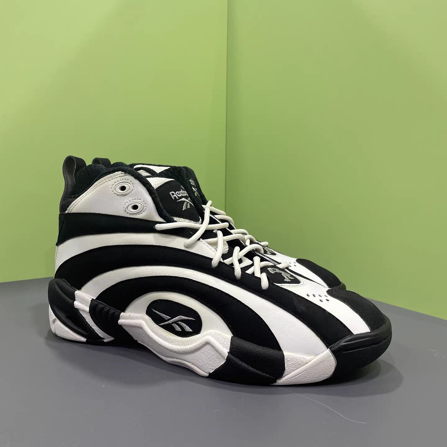Reebok Reebok Shaqnosis Basketball Shoes (Shaquille O'Neal) K15 Size US 9 / EU 42 - 3 Thumbnail