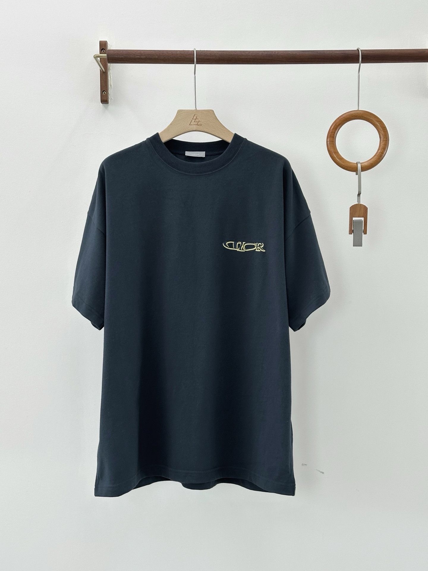 Dior Dior Logo Embroidery T-Shirt Size L Size US L / EU 52-54 / 3 - 1 Thumbnail