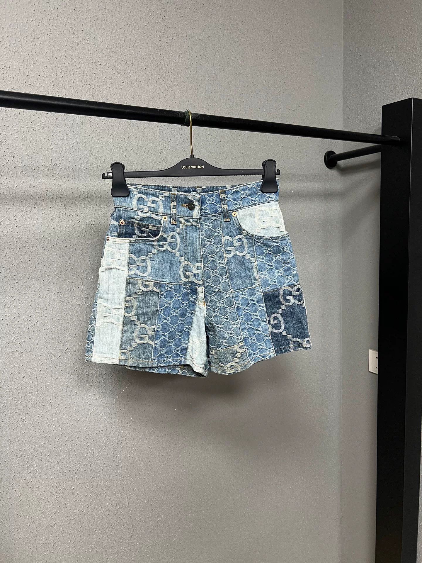 Gucci Gucci Distressed Patchwork Printed Denim Shorts Size 24" / US 00 / IT 34 - 1 Thumbnail