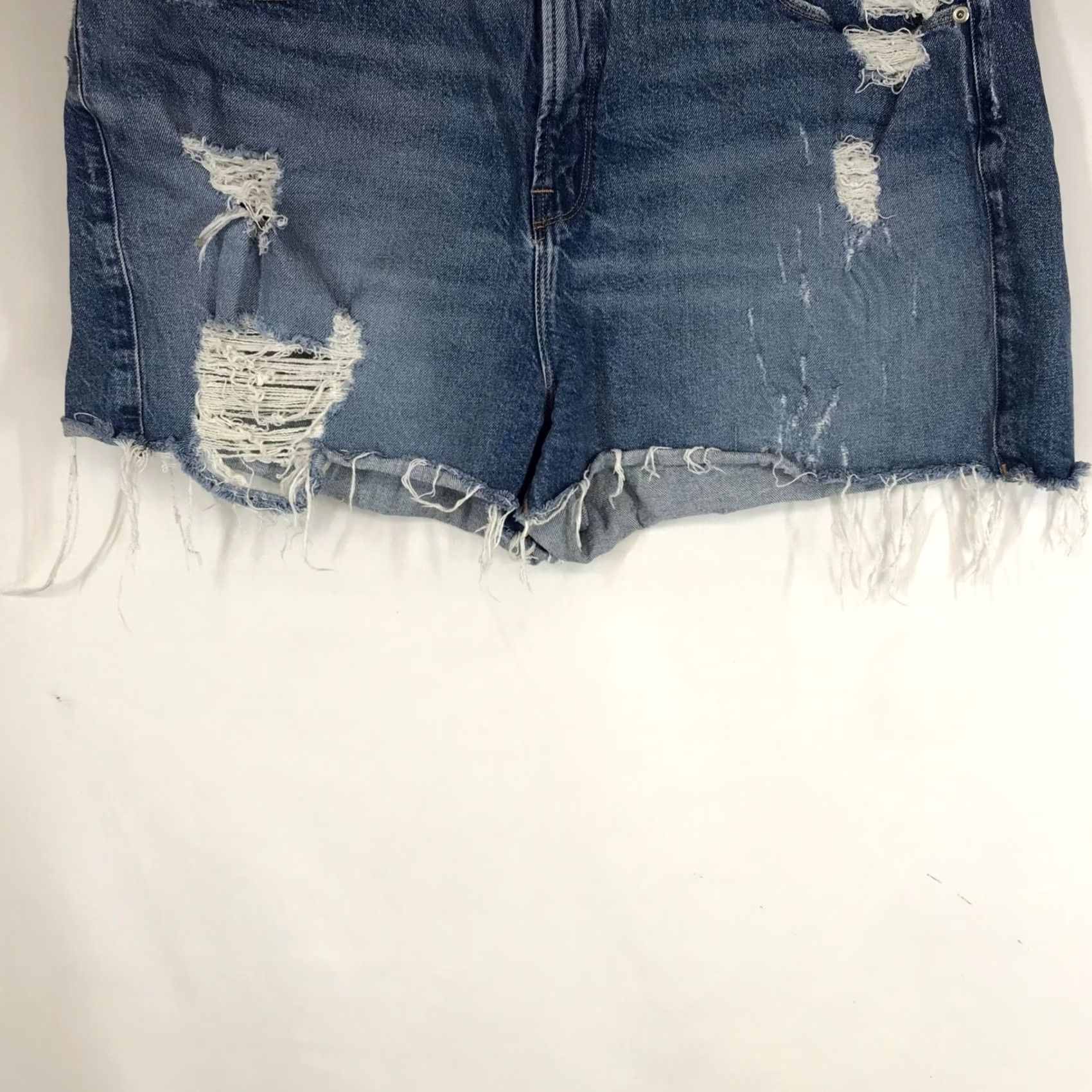 Good American Good American Bombshell Blue Distressed Denim Cut Off Shorts Womens Size 15 Size 25" / US 0 / IT 36 - 3 Thumbnail