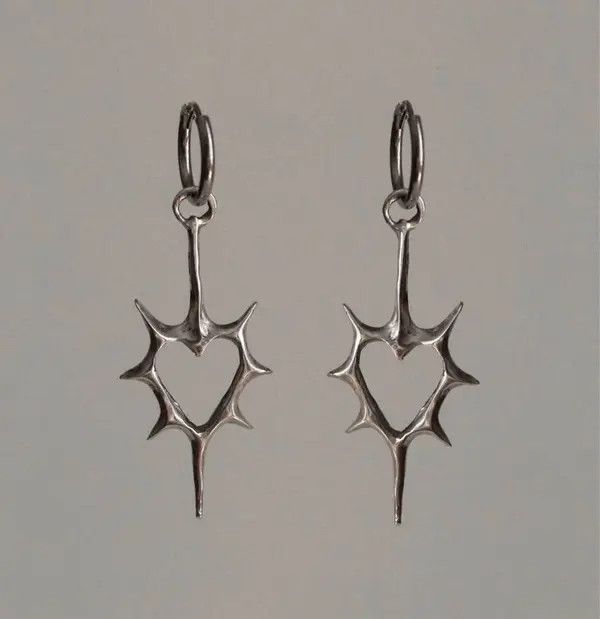 Japanese Brand × Jewelry Goth Thorn Heart Earrings Korean Fashion Size ONE SIZE - 1 Thumbnail