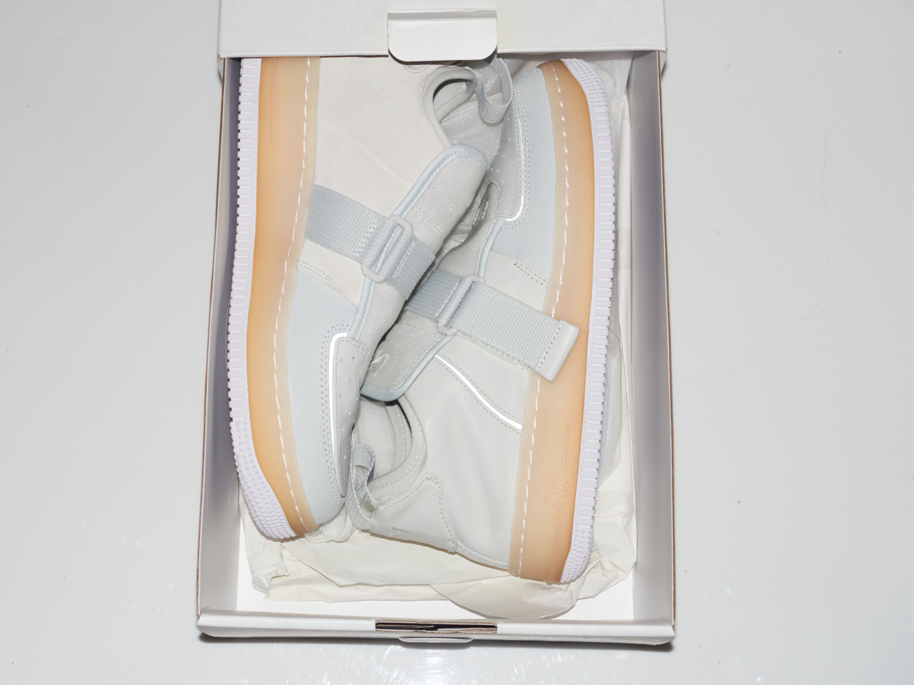 Nike Wmns Nike Air Force 1 Explorer XX Sz 7 AO1524-100 Size US 7 / IT 37 - 9 Thumbnail