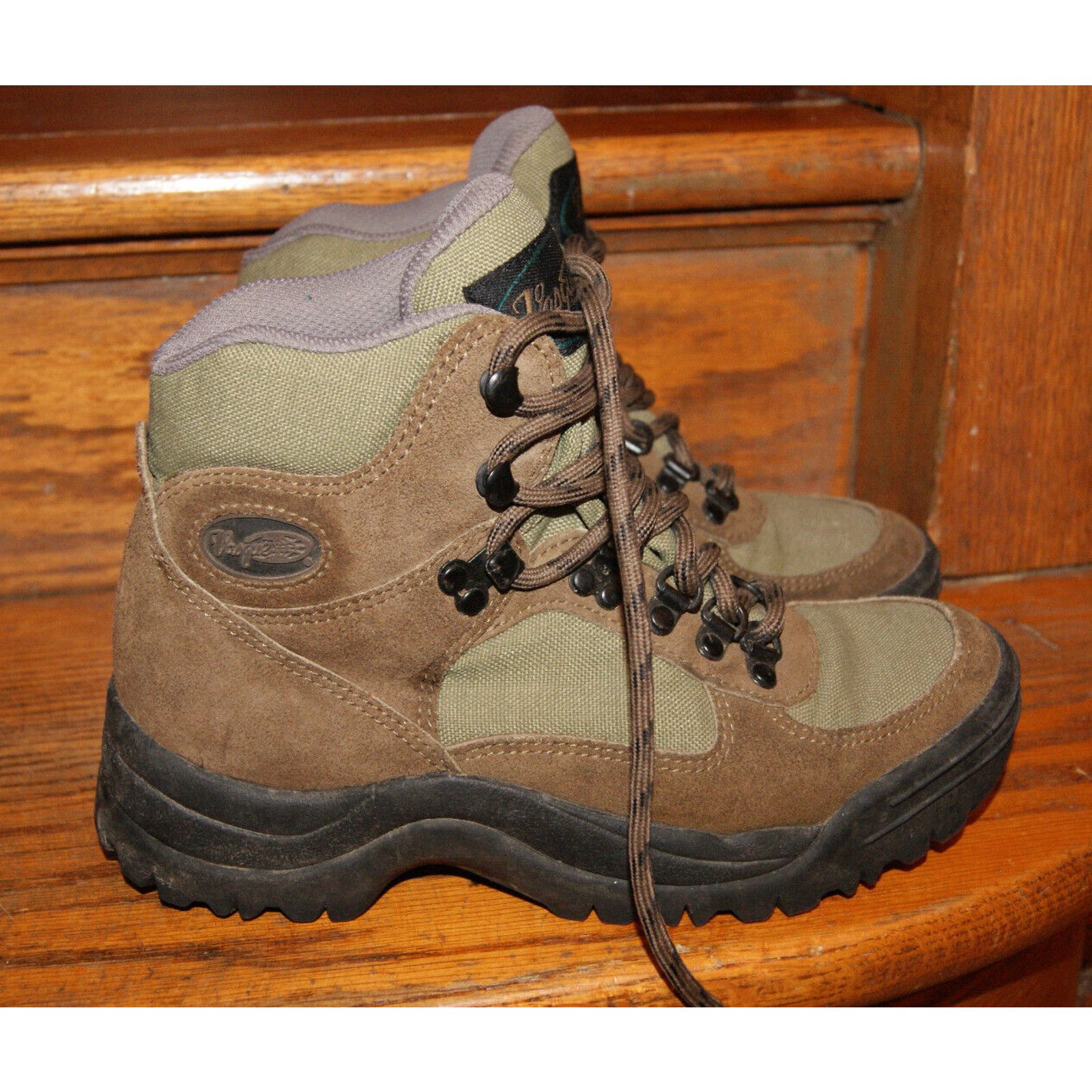 Vasque Womens Vasque Leather Hiking Boots Ultra Dry Waterproof 6M Size US 6 / IT 36 - 2 Thumbnail