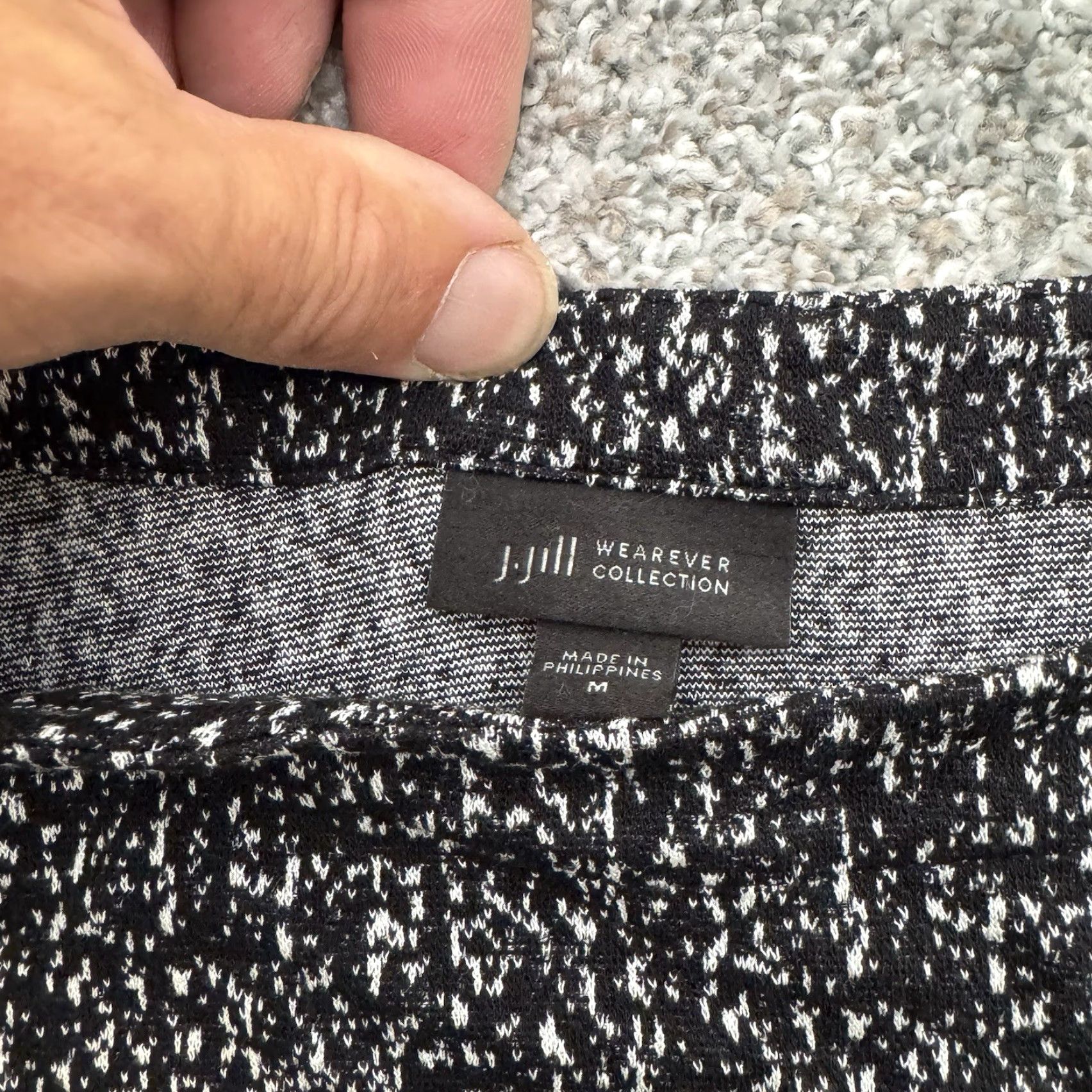 J. Jill J. Jill Wearever Collection Sleeveless Top M Black Marled Knit Crew Neck Office Casual Classic Stretch Lightweight Easy Care Size M / US 6-8 / IT 42-44 - 4 Thumbnail