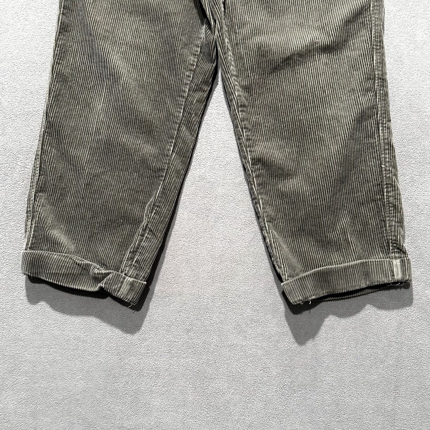 Gap Gap Corduroy Pants Mens 33x30 (Fits 32x24) Green Relaxed Fit Cuffed EUC Size US 33 - 5 Thumbnail