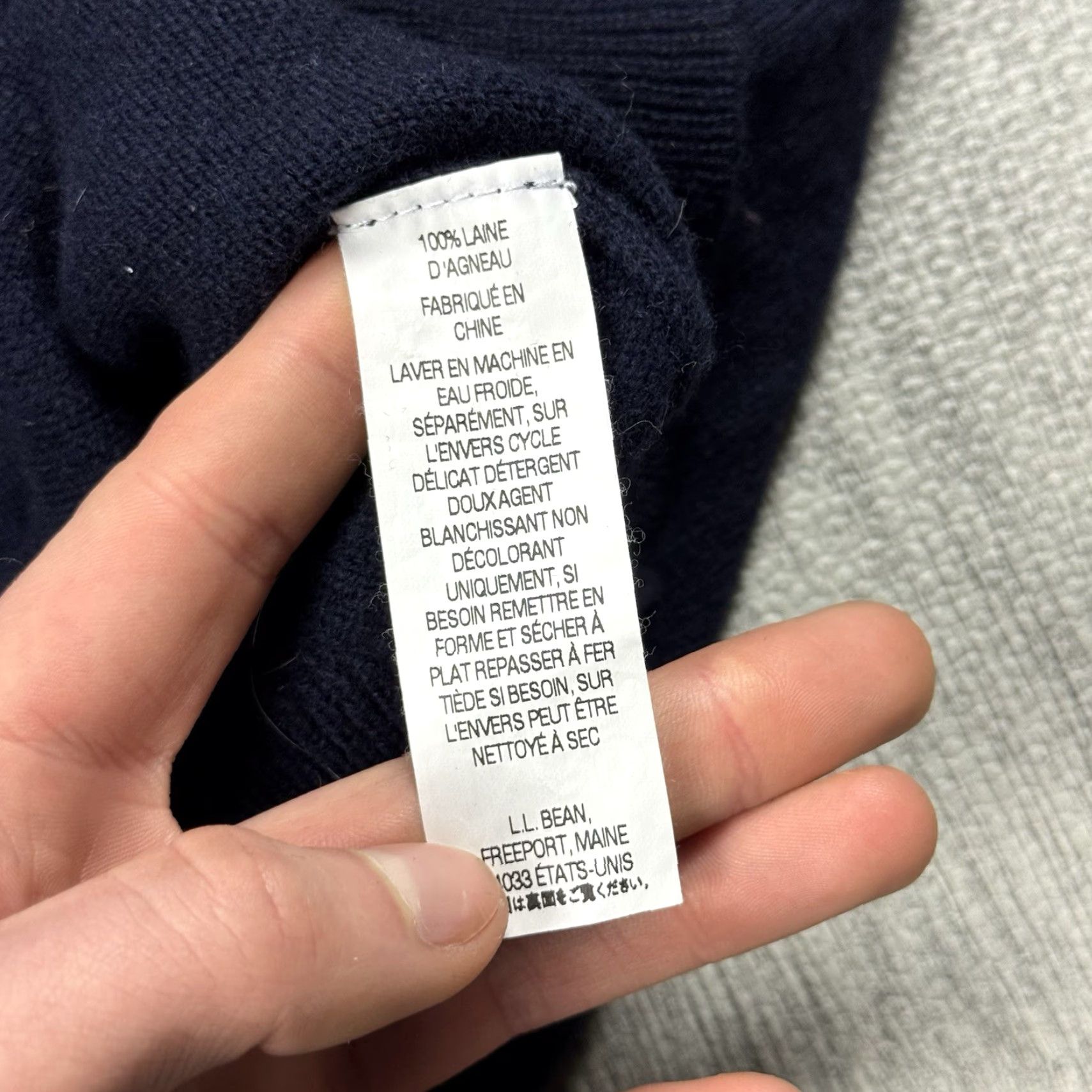 Vintage VINTAGE L.L. BEAN 100% LAMBSWOOL PULLOVER VEST MENS L NAVY BLUE SOLID PREPPY 90s Size US L / EU 52-54 / 3 - 3 Thumbnail