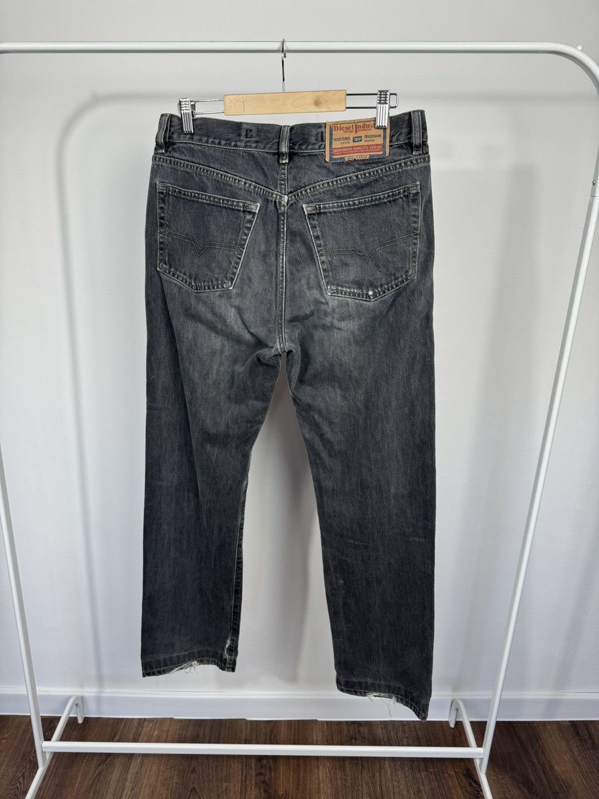 Diesel Diesel Industry Denim Division Distressed Jeans Italy W32 Size US 32 / EU 48 - 1 Thumbnail