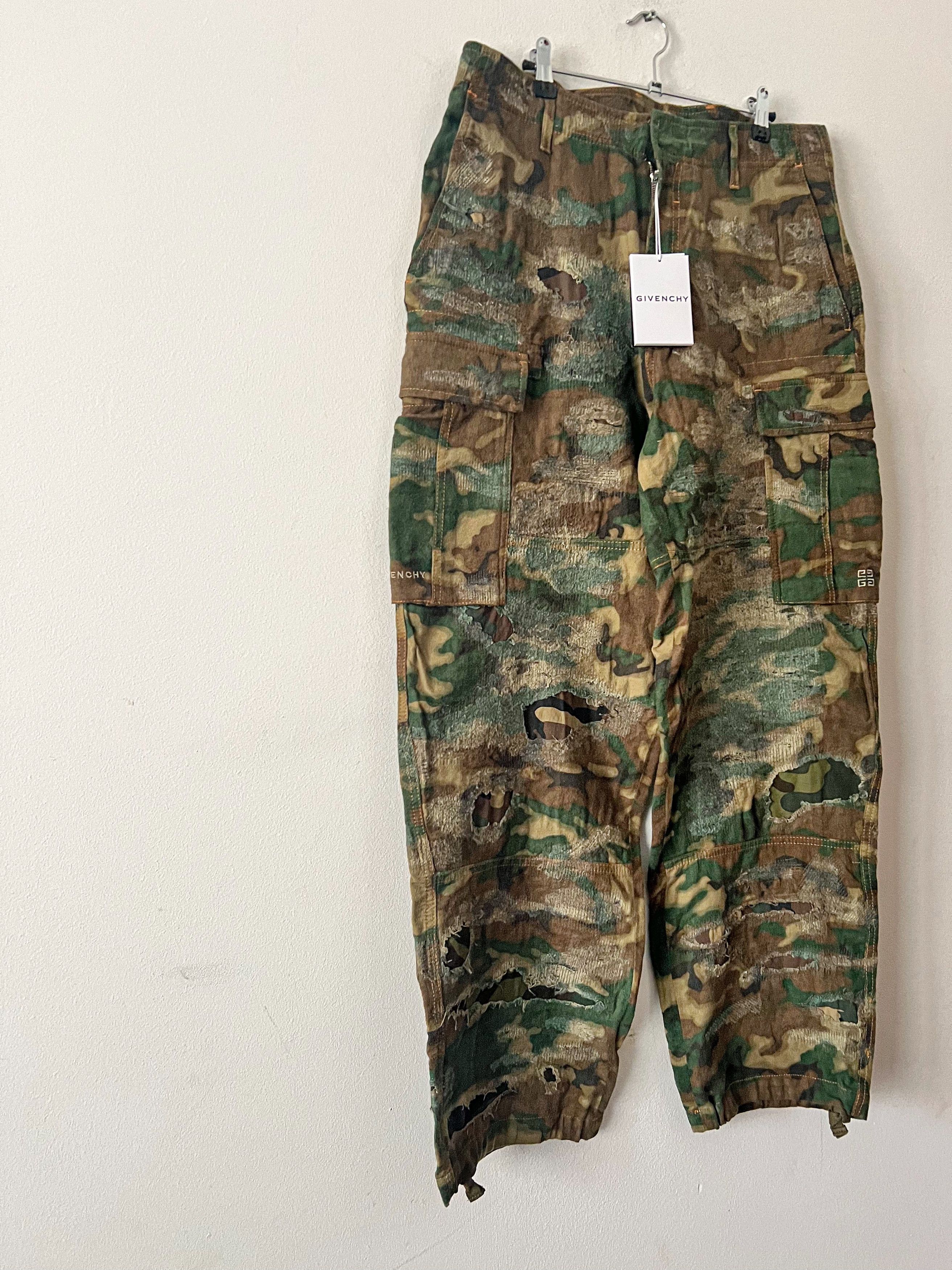 Givenchy Runway FW'23 Khaki Distressed Cargo Pants Size US 32 / EU 48 - 4 Thumbnail