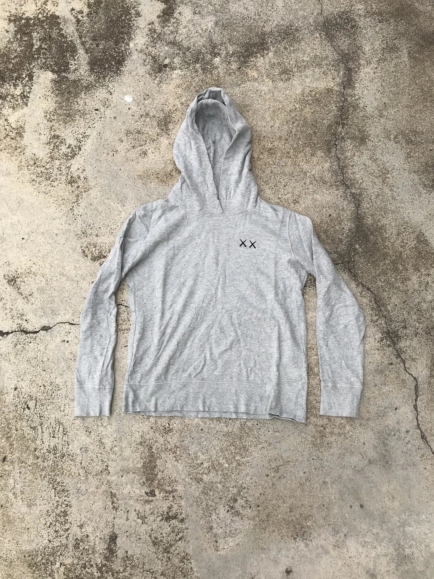 Kaws × Uniqlo Kaws Uniqlo Grey Hoodie Size US M / EU 48-50 / 2 - 4 Thumbnail