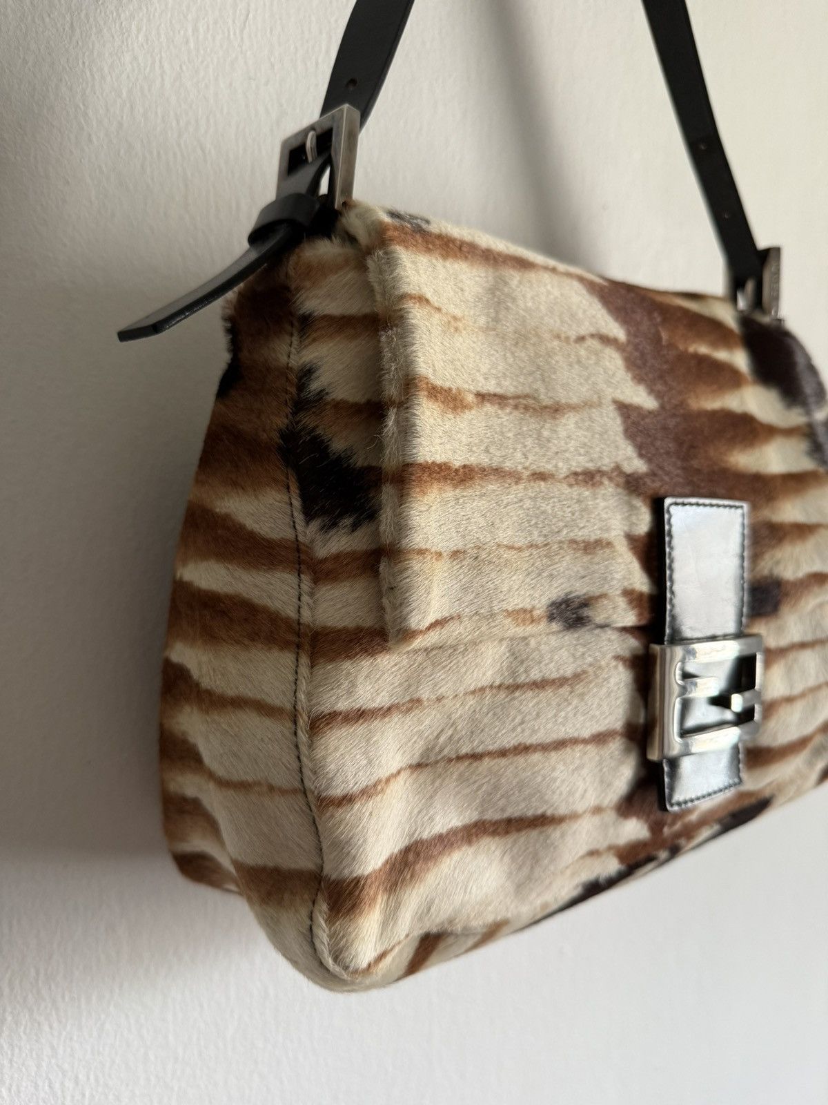 Fendi 2000s Sick Limited Edition Fendi Pony Hair Mama Baguette bag Size ONE SIZE - 7 Thumbnail