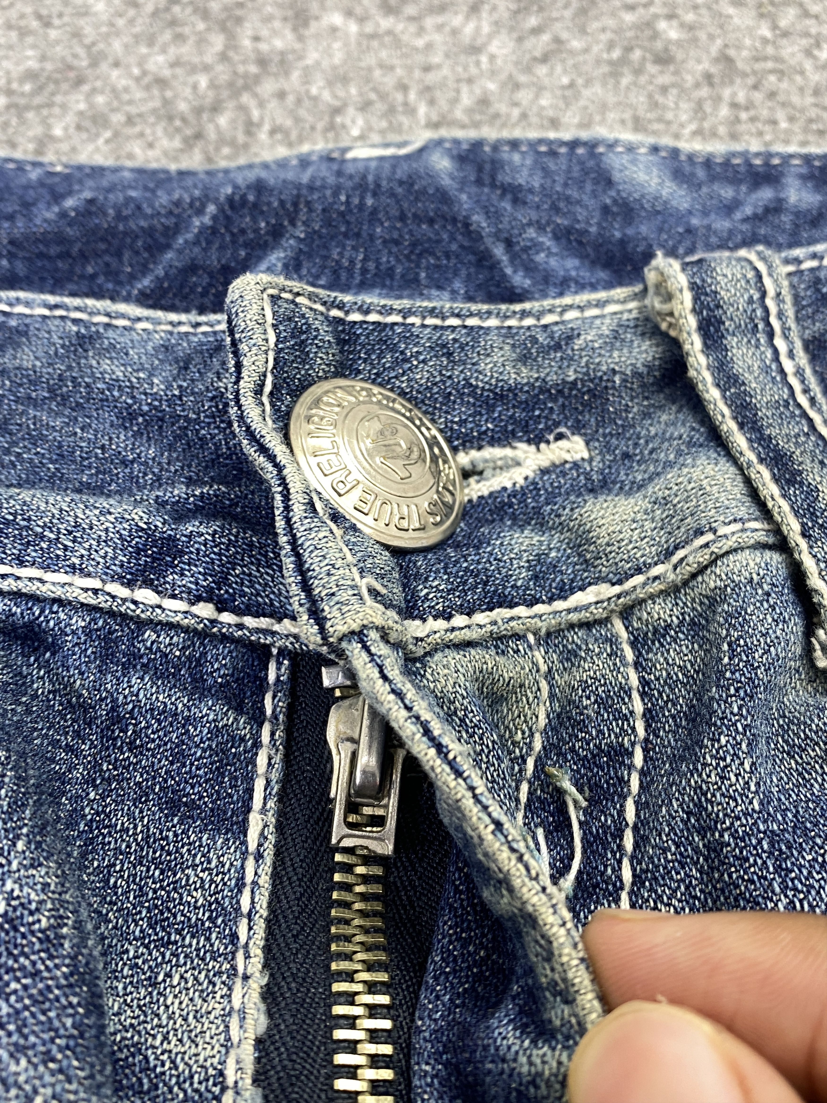 True Religion Vintage True Religion Blue Faded Jeans DP2878 Size US 34 / EU 50 - 14 Thumbnail
