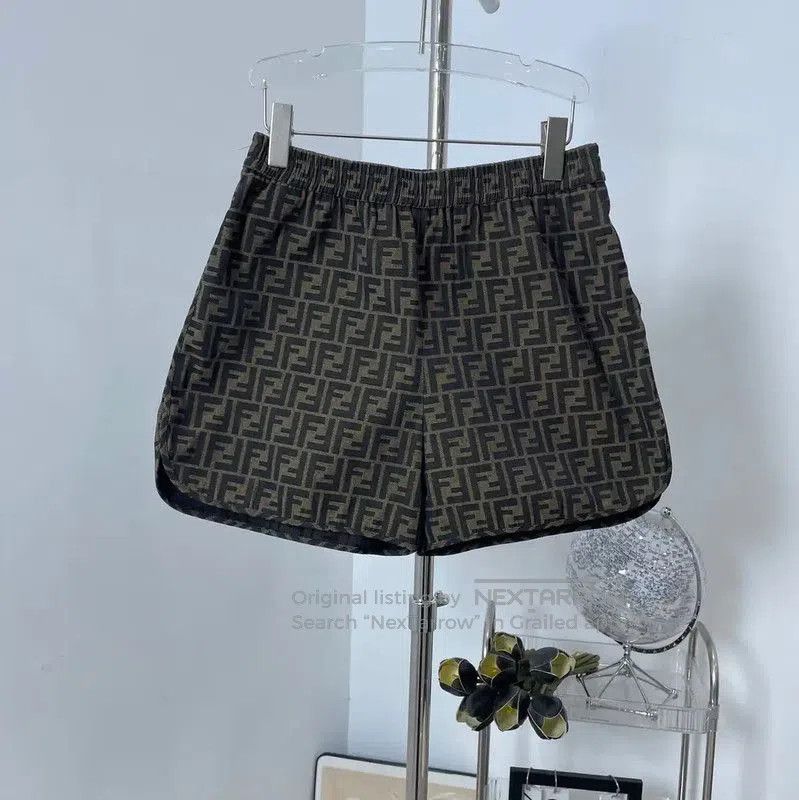 Fendi Fendi Khaki Cotton Women's Shorts . Size 30" / US 8 / IT 44 - 1 Thumbnail