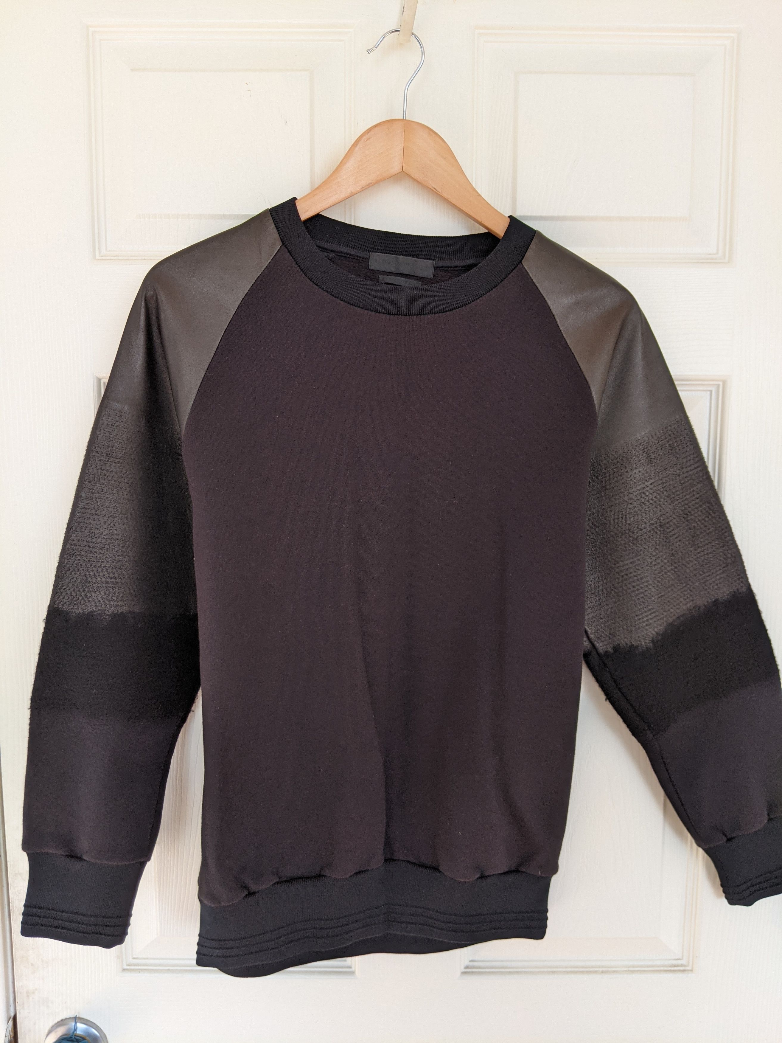 Alexander McQueen Alexander McQueen Degrade Leather Sleeved Cotton Sweatshirt Size US S / EU 44-46 / 1 - 1 Thumbnail