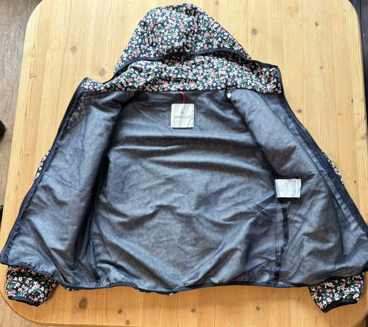 Moncler Moncler Vive Jacket Size S / US 4 / IT 40 - 8 Thumbnail