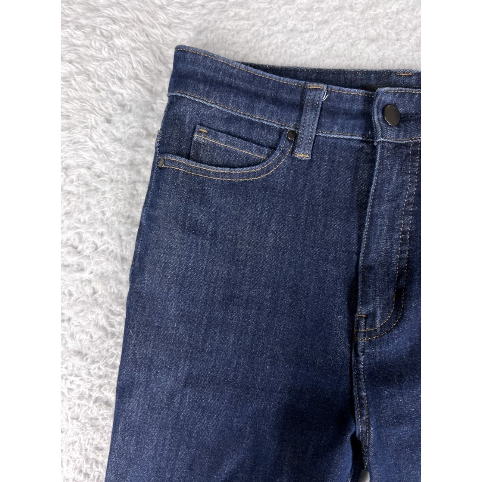 Uniqlo Uniqlo Jeans Women 2 Blue Denim Tapered Dark Wash Stretch Cotton Blend Regular Rise Mid Inseam 27" 5-Pocket Zip Front Womens Jeans Blue 2 Size 26" / US 2 / IT 38 - 3 Thumbnail