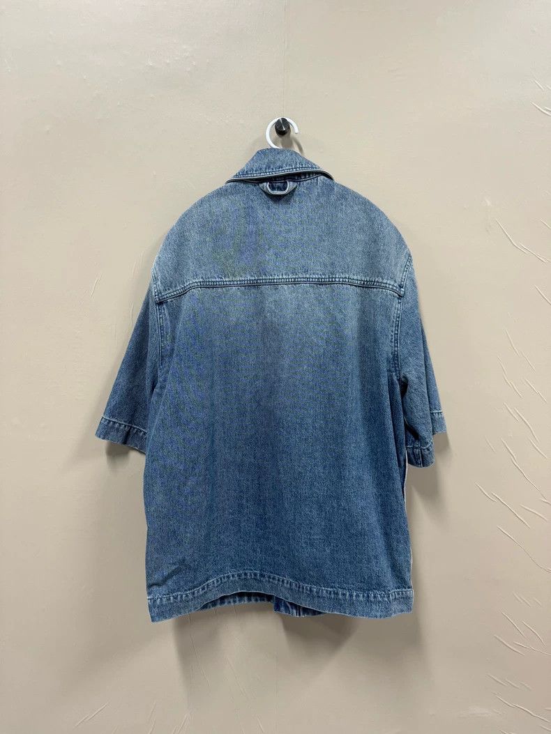 Louis Vuitton Louis Vuitton Washed blue embossed presbyopic logo denim s Size US M / EU 48-50 / 2 - 2 Thumbnail
