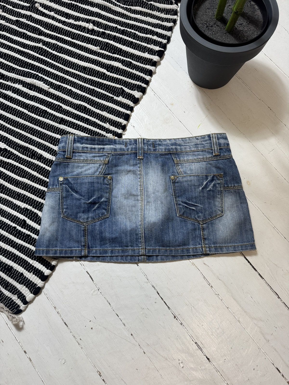 Just Cavalli VINTAGE JUST CAVALLI 2000s MINI DENIM SKIRT Size 30" / US 8 / IT 44 - 3 Thumbnail