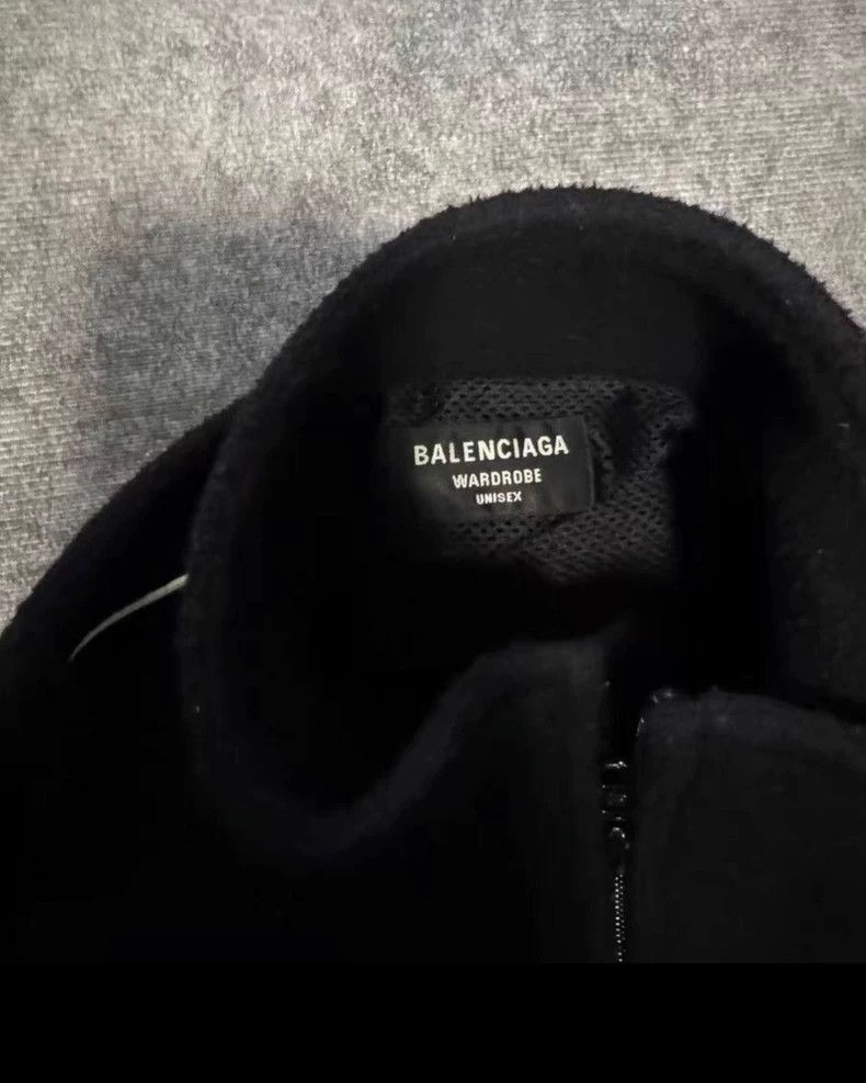 Balenciaga Balenciaga Embroidered Logo Fleece Jacket Size US S / EU 44-46 / 1 - 3 Thumbnail
