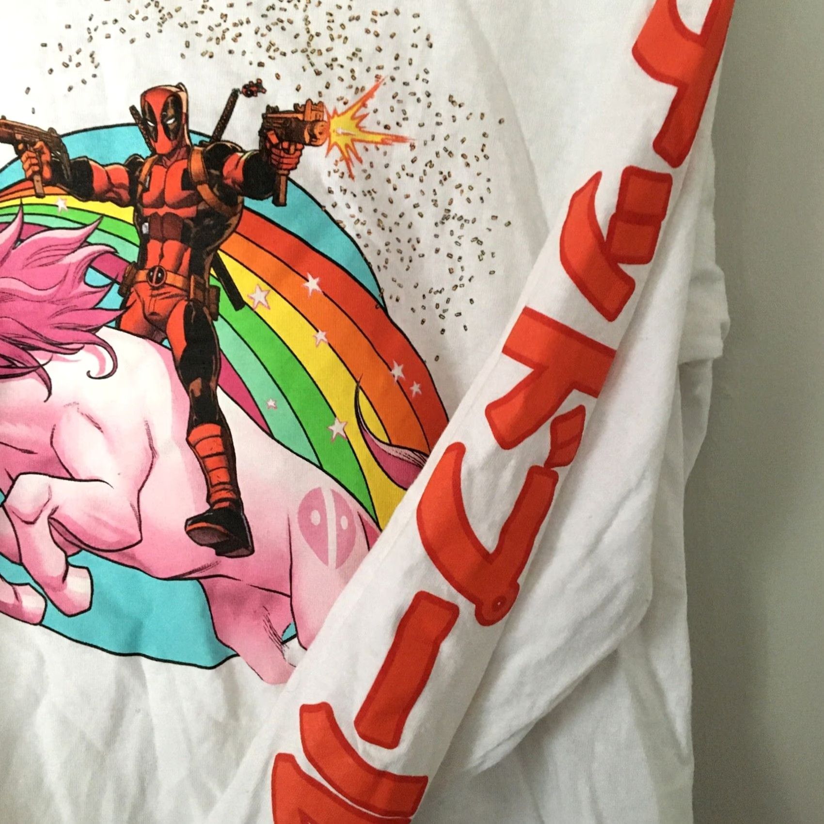 Vintage MARVEL Deadpool RIDING A PINK UNICORN RAINBOW LONG SLEEVE T-SHIRT M White Crew Neck Cotton Unisex Adults Regular Tee Boys Girls Men Women Size US M / EU 48-50 / 2 - 5 Thumbnail