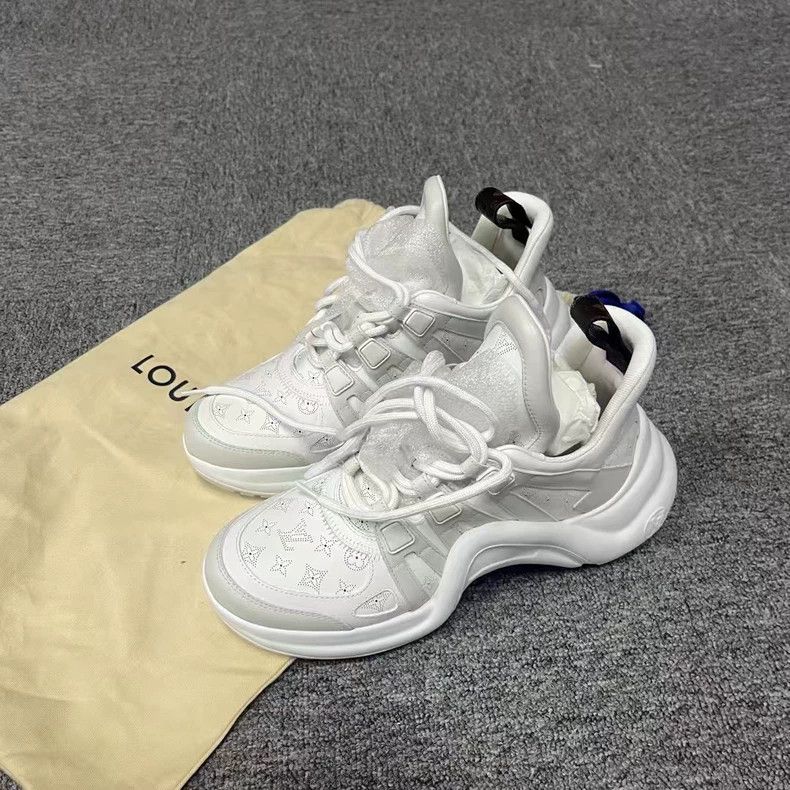 Louis Vuitton Louis Vuitton White Low-Top Casual Shoes - dmc Size US 7.5 / EU 40-41 - 1 Thumbnail
