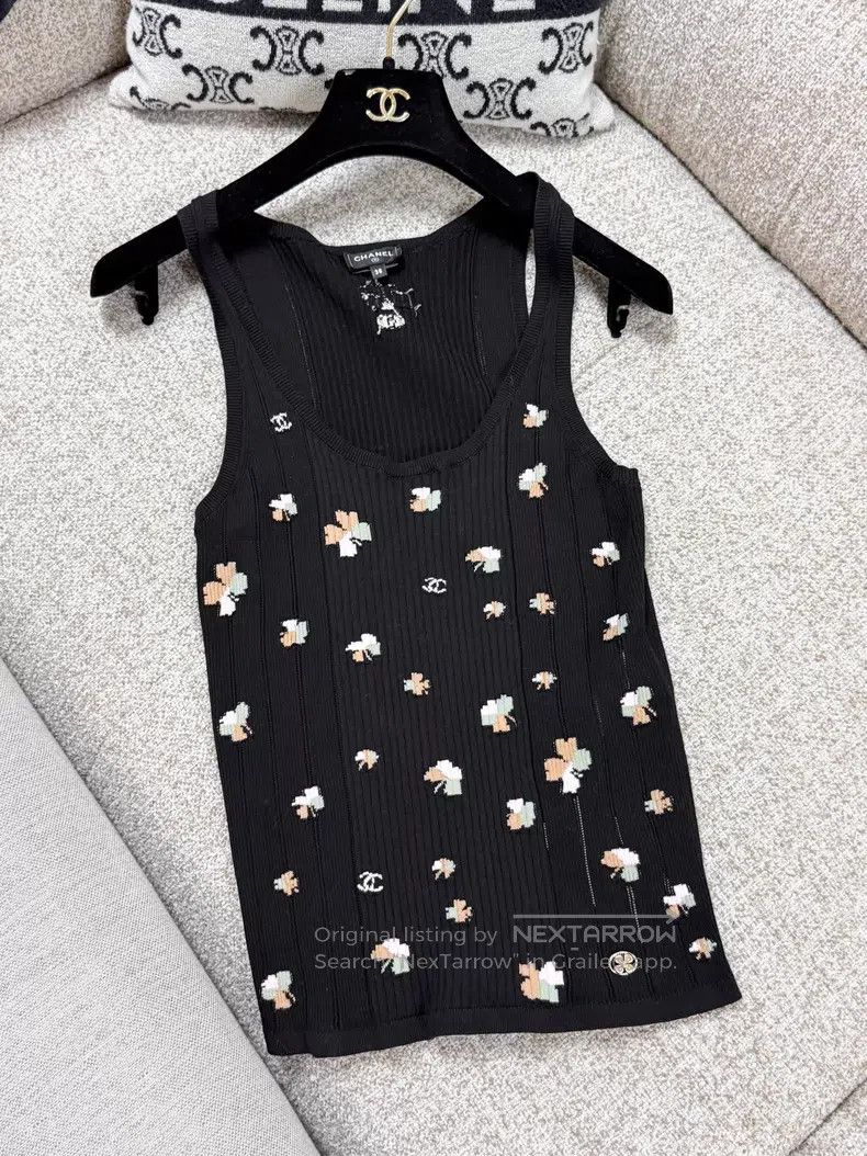 Chanel Chanel Sleeveless clover flower knitted bottom vest Size XS / US 0-2 / IT 36-38 - 1 Thumbnail