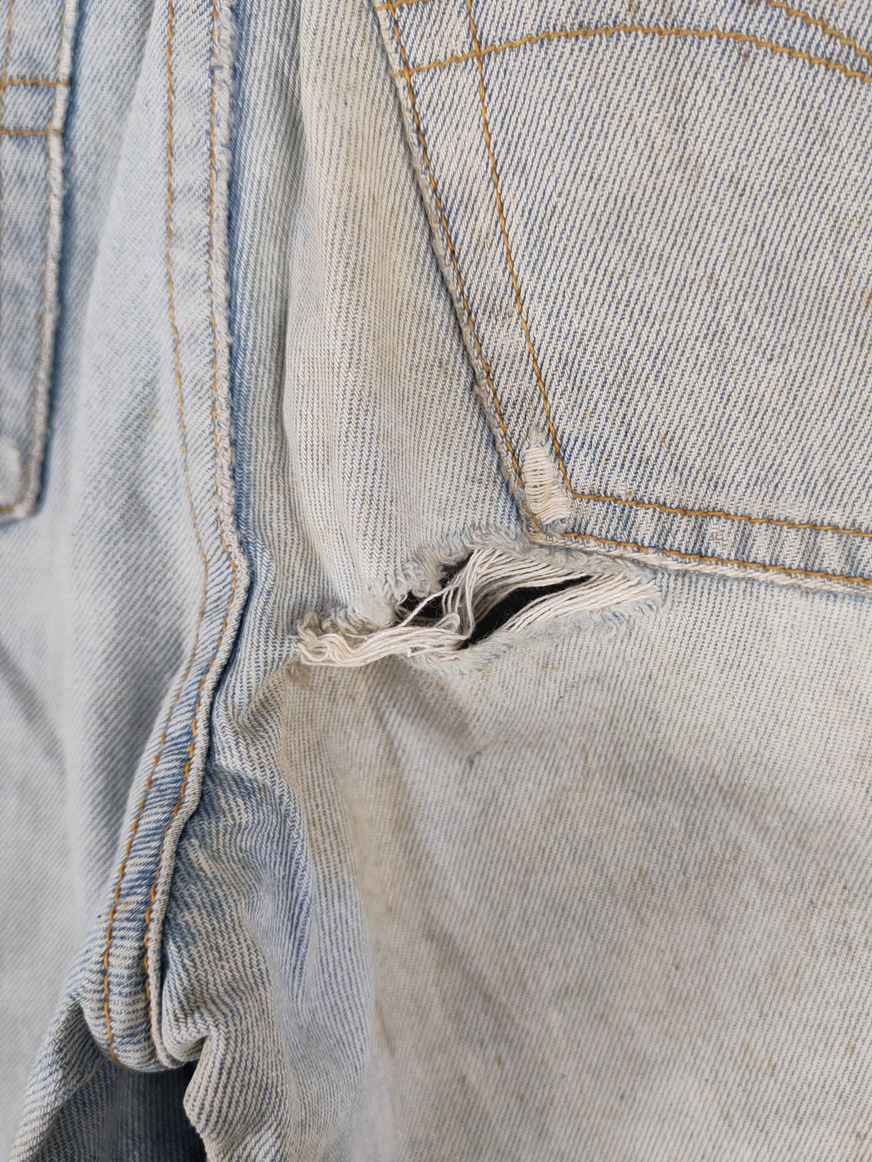 Uniqlo Uniqlo vintage Light Blue Distressed Ripped Jeans #W1413 Size US 27 - 9 Thumbnail