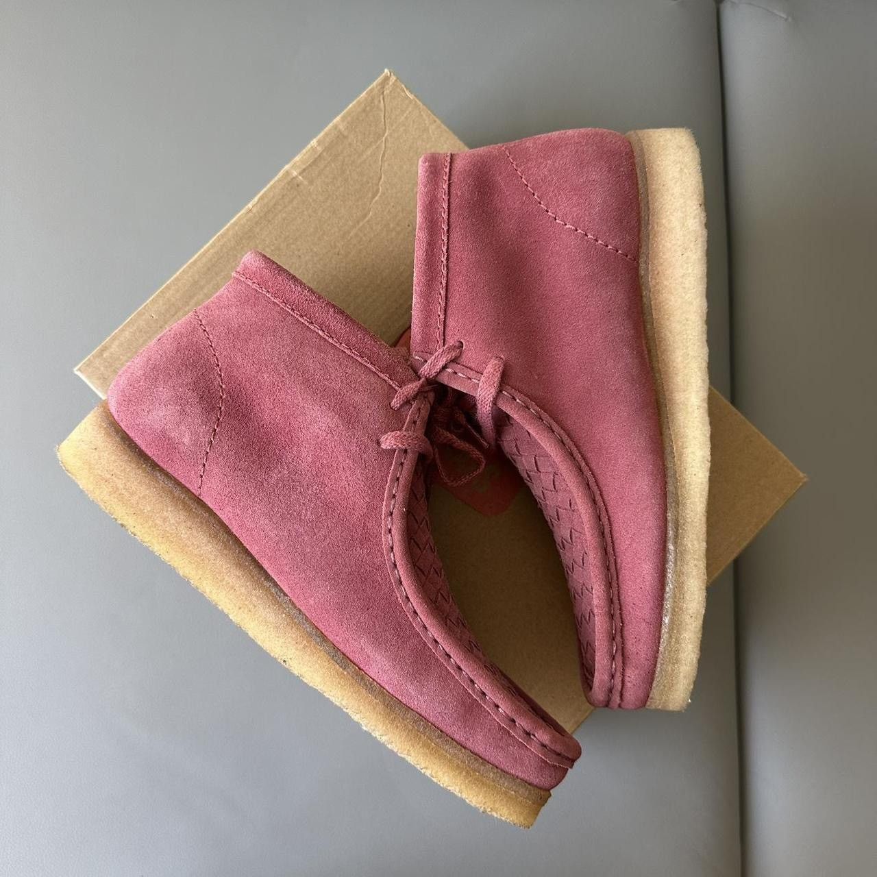 Clarks × Supreme Rare 2016 Supreme Clarks Pink Rose Suede Woven Wallabee Size US 8 / EU 41 - 3 Thumbnail