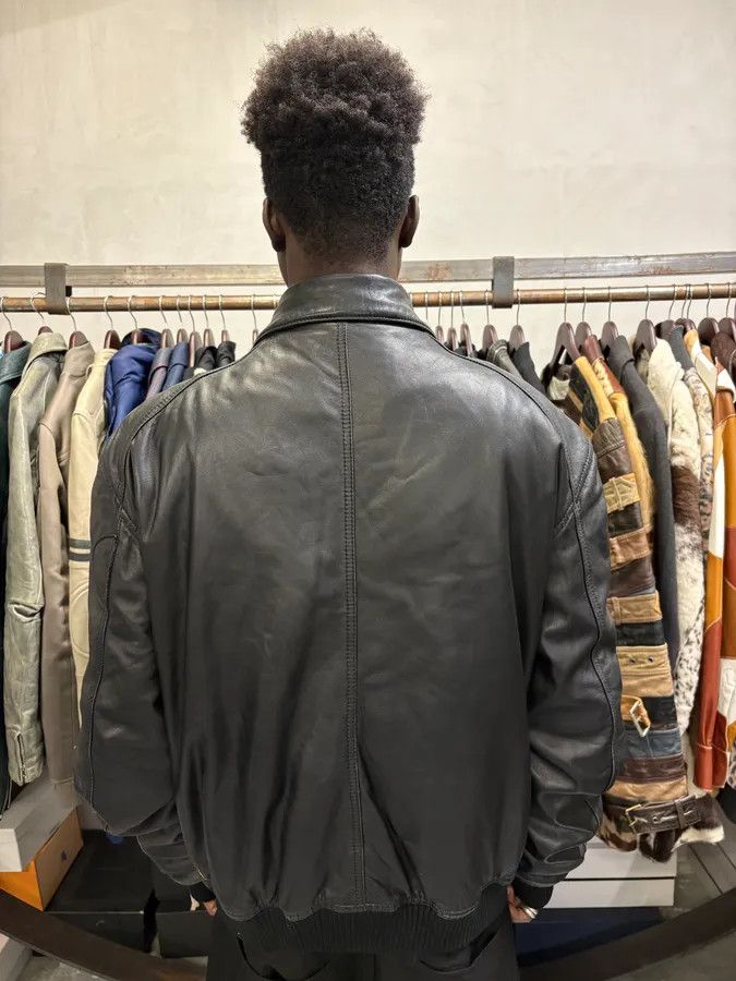 Armani 2000s Armani Black Leather Bomber Jacket Size US M / EU 48-50 / 2 - 5 Thumbnail