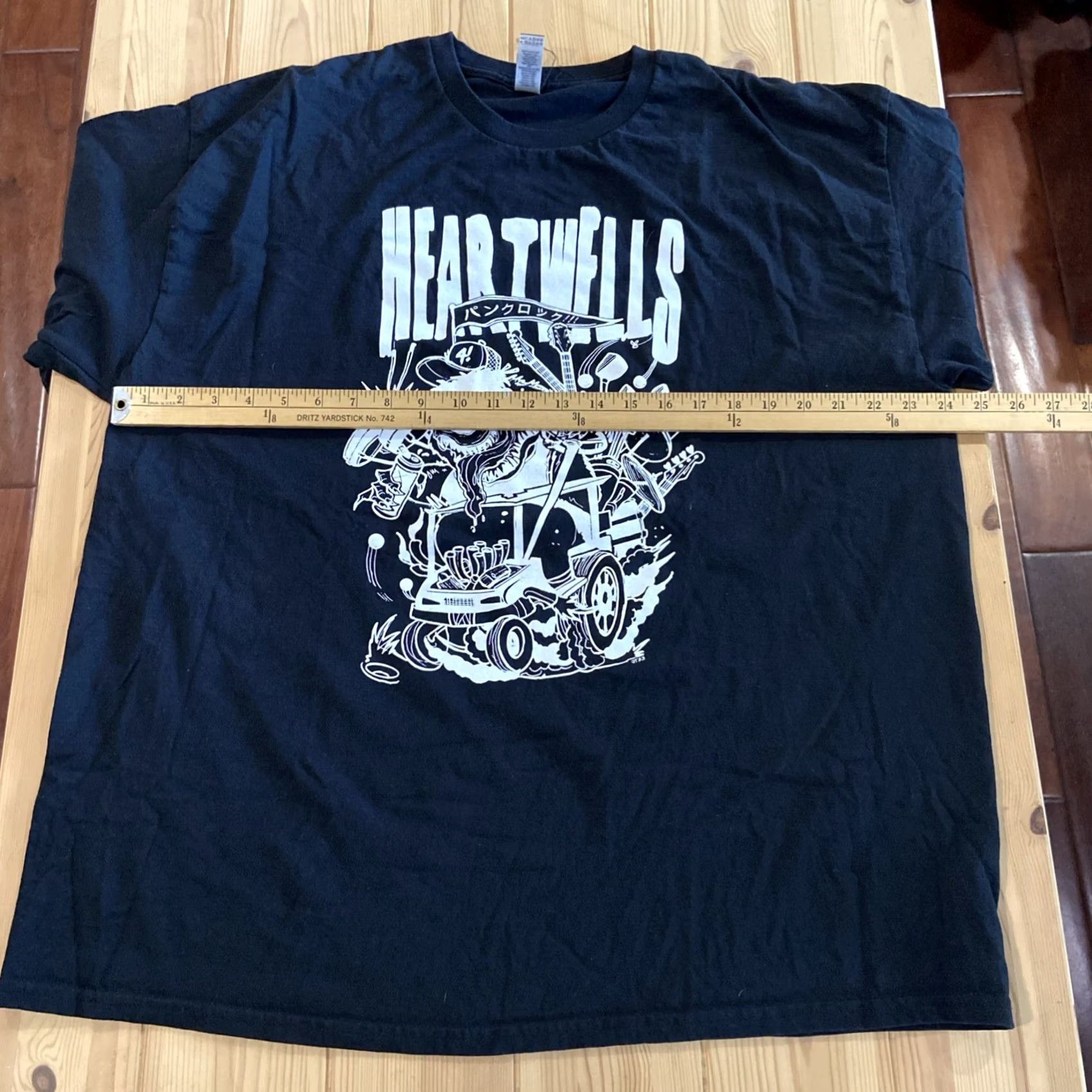 Gildan VINTAGE Heartwells West Coast Tour Shirt 2XL Melodic Metal Long Beach Shirt 2XL Black Cotton Unisex Adults T-Shirt Band Metal Music Punk Rock Size US XXL / EU 58 / 5 - 7 Thumbnail