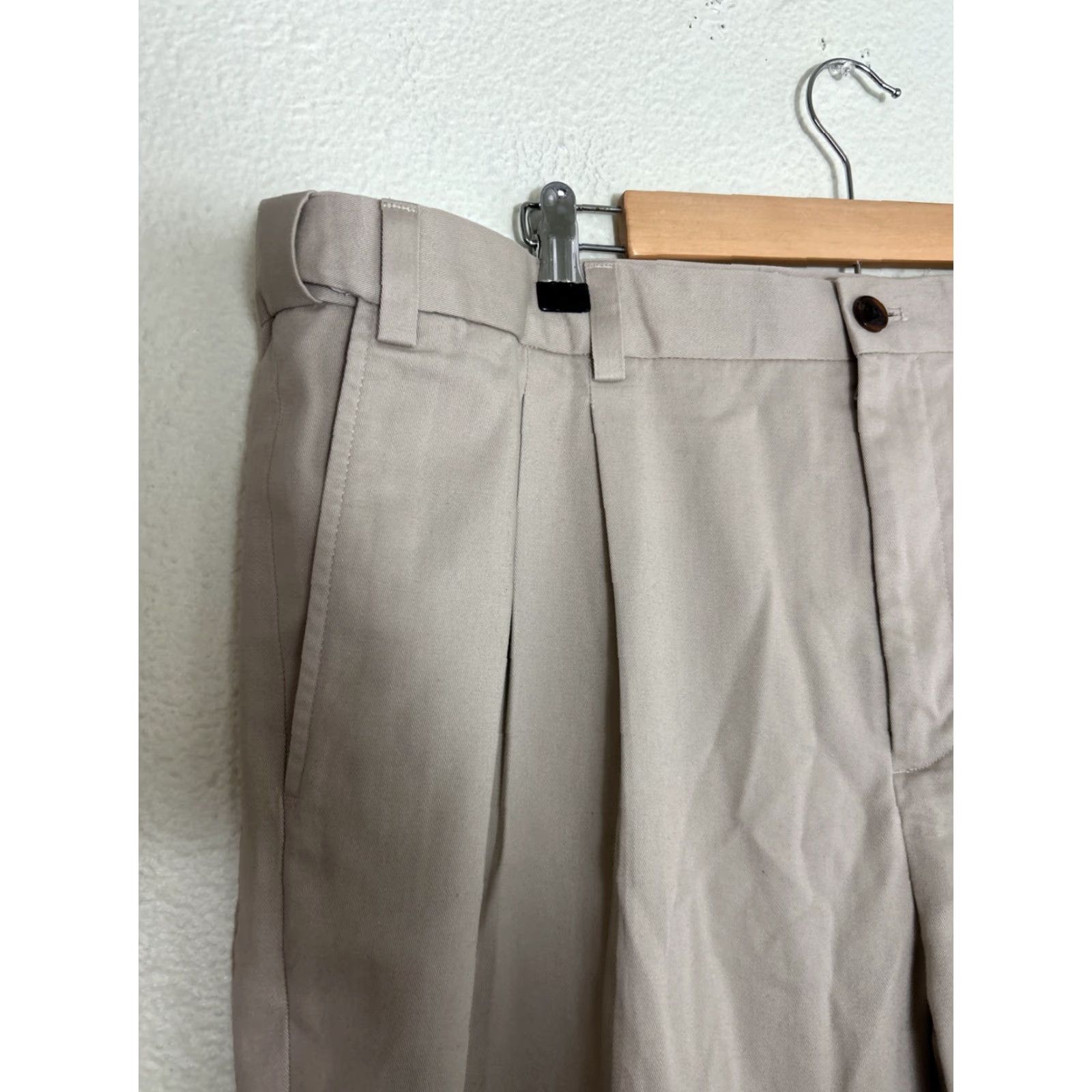 Eddie Bauer VINTAGE Eddie Bauer wrinkle free relaxed fit cotton pants Khaki mens 42x30 42 Tall Size US 42 / EU 58 - 4 Thumbnail
