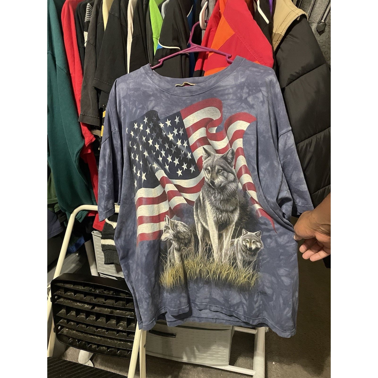 The Mountain Size XL- VTG The Mountain T Shirt Wolves & Flag Leather Tag Size US XL / EU 56 / 4 - 1 Thumbnail