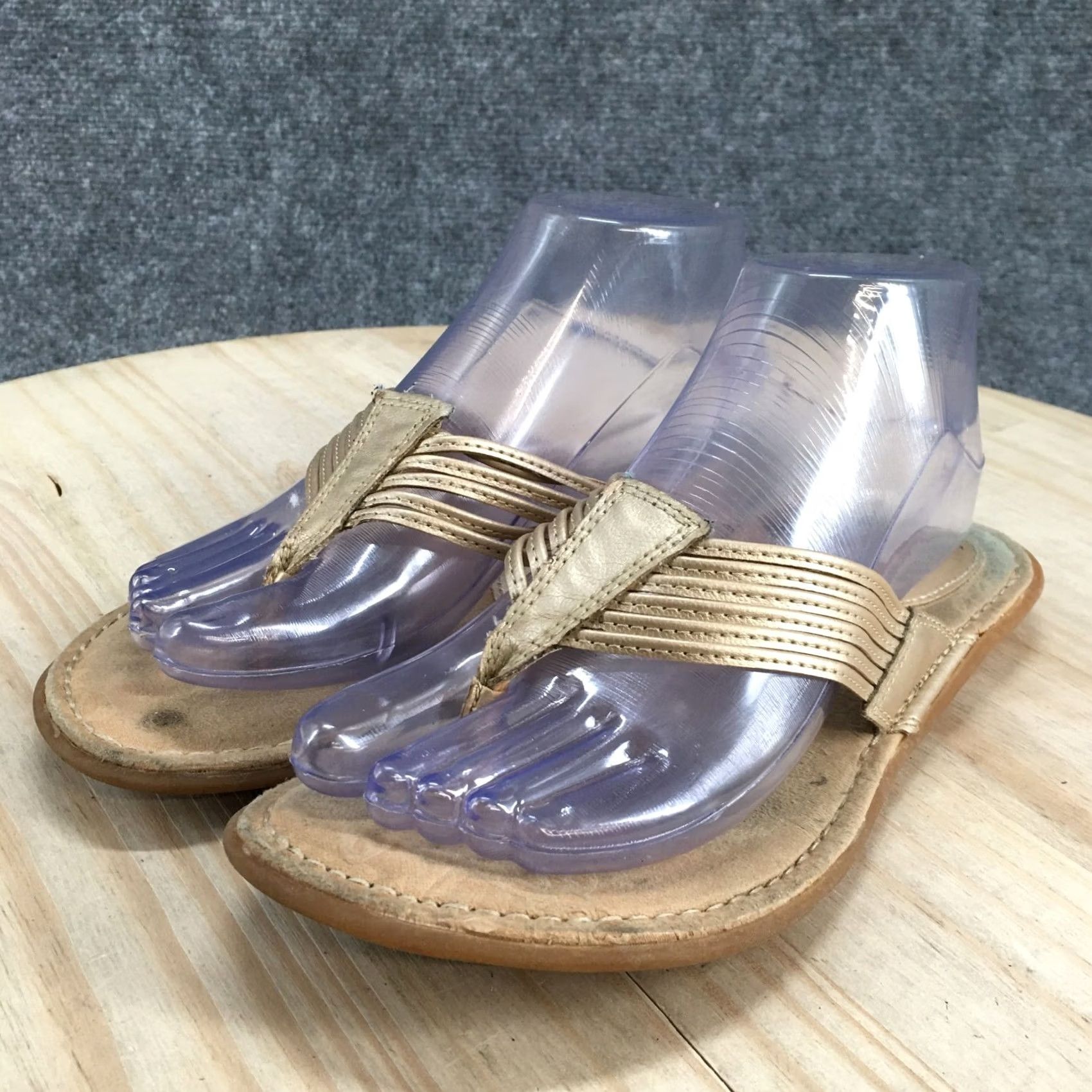Born Born Concept Sandals Womens 8 Slip On Flat Thong C28346 Gold Faux Leather Size US 8 / IT 38 - 7 Thumbnail