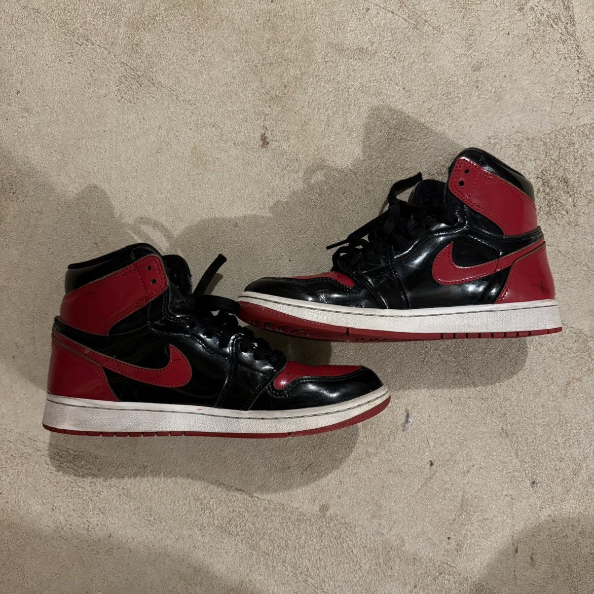 Jordan Brand Jordan 1 Retro High OG Patent Bred Sz 8.5 Size US 8.5 / EU 41-42 - 3 Thumbnail