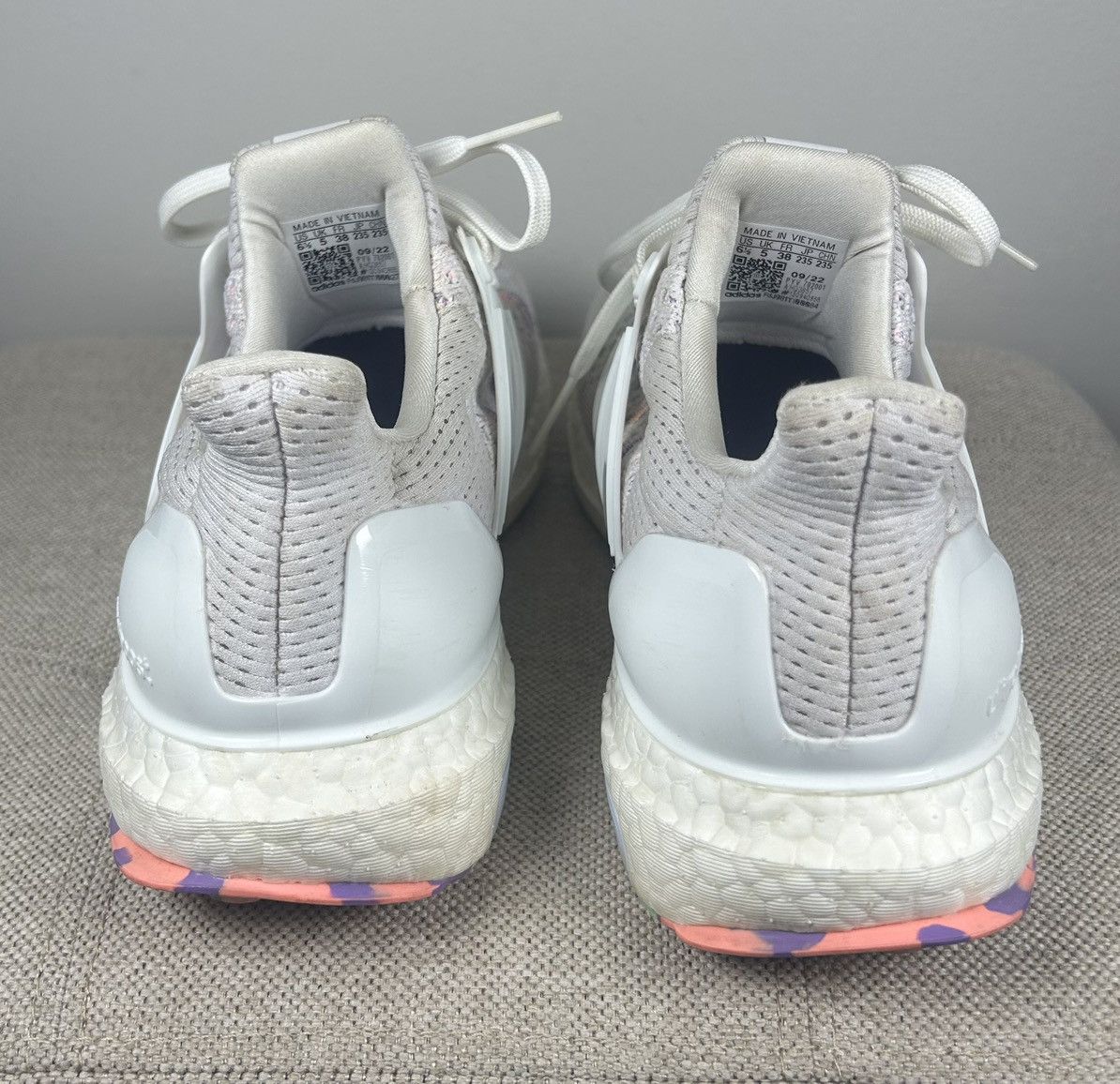 Adidas Adidas Ultra Boost 1.0 DNA Valentine's Day Hearts Sneakers Size US 6.5 / IT 36.5 - 8 Thumbnail