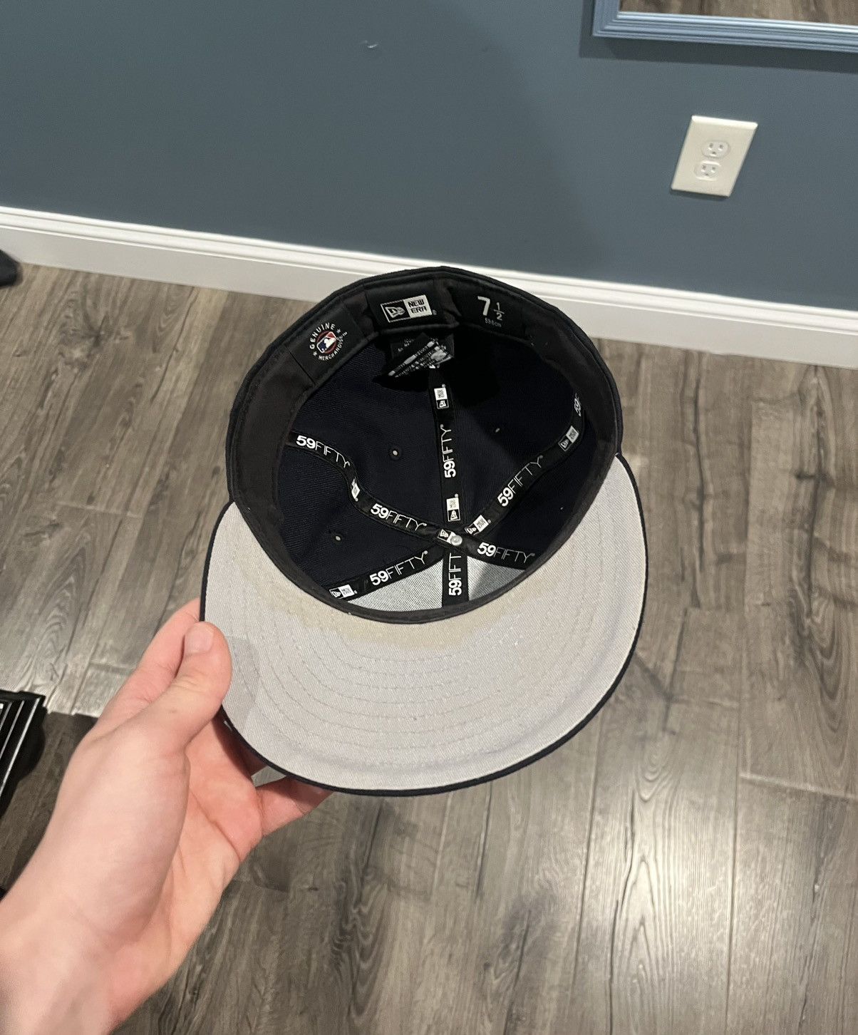 New Era New Era LA Dodgers fitted hat Size 32 - 3 Thumbnail
