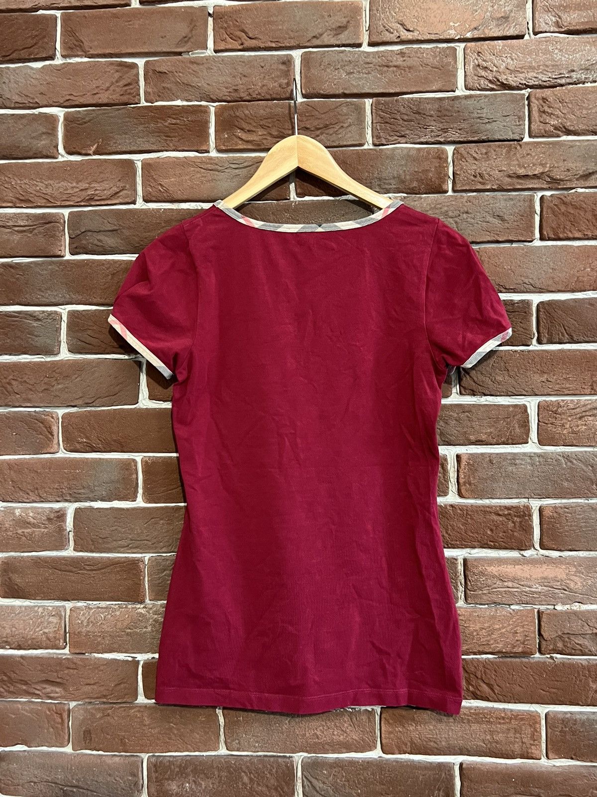 Burberry Vintage Y2K Burberry Luxury T-shirt Burgundy Small Size S / US 4 / IT 40 - 2 Thumbnail