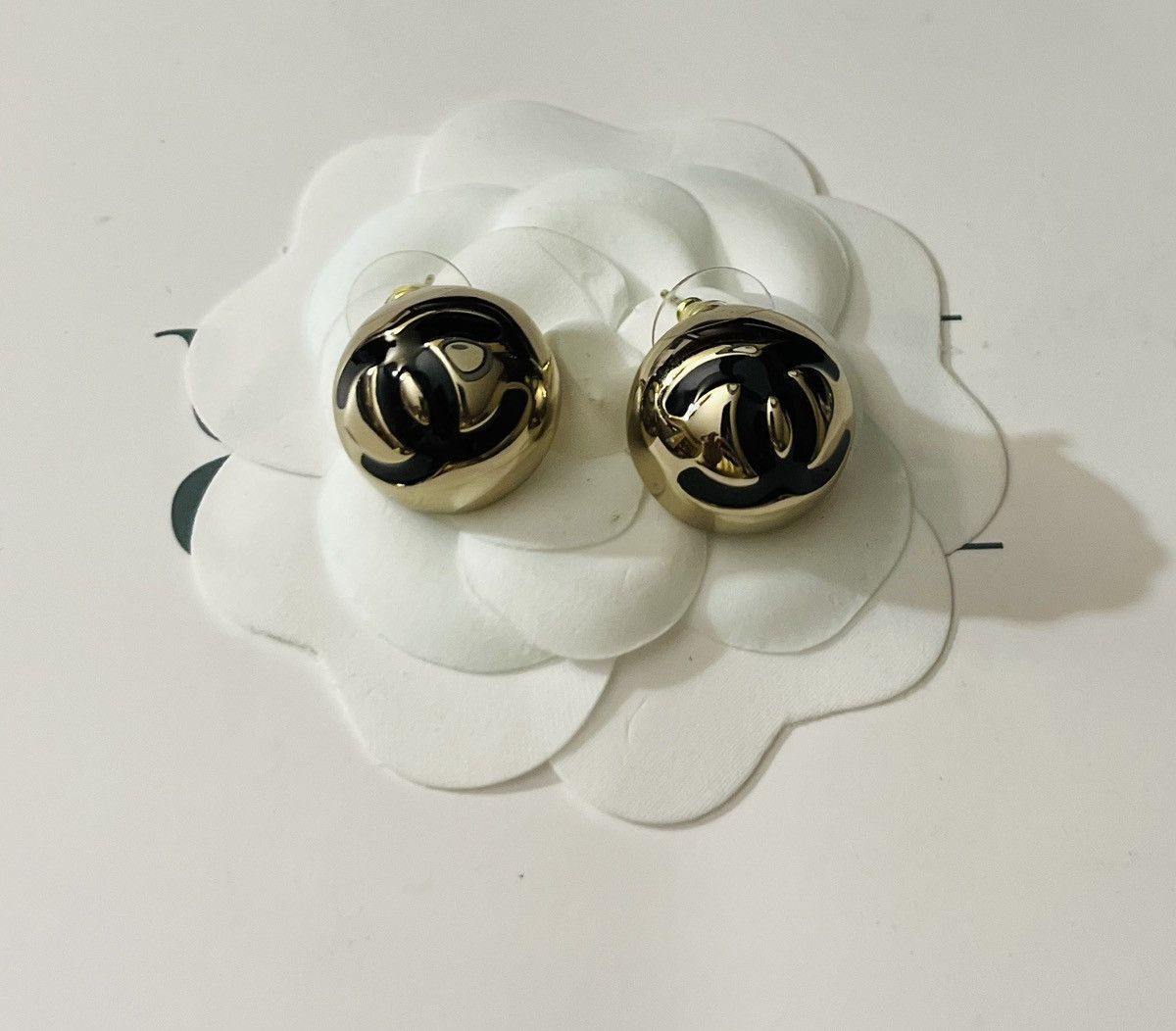 Chanel Chanel gold tone round earrings Size ONE SIZE - 4 Thumbnail