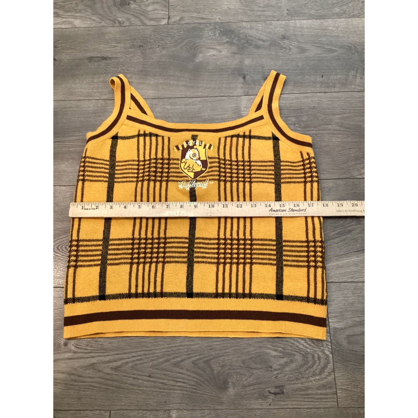 Vintage Hufflepuff Tank Top Sweater XL Plaid Knit Embroidered Crest Women Yellow | Harry Potter Geek Cosplay School Fashion Size XL / US 12-14 / IT 48-50 - 3 Thumbnail