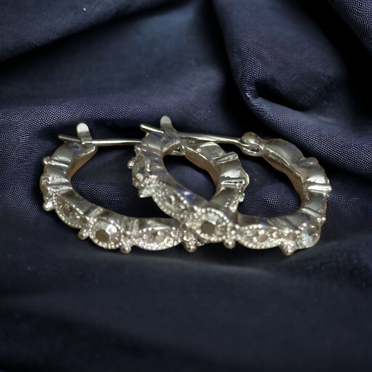 Other Small silver tone rhinestone hoop earrings Size ONE SIZE - 1 Thumbnail