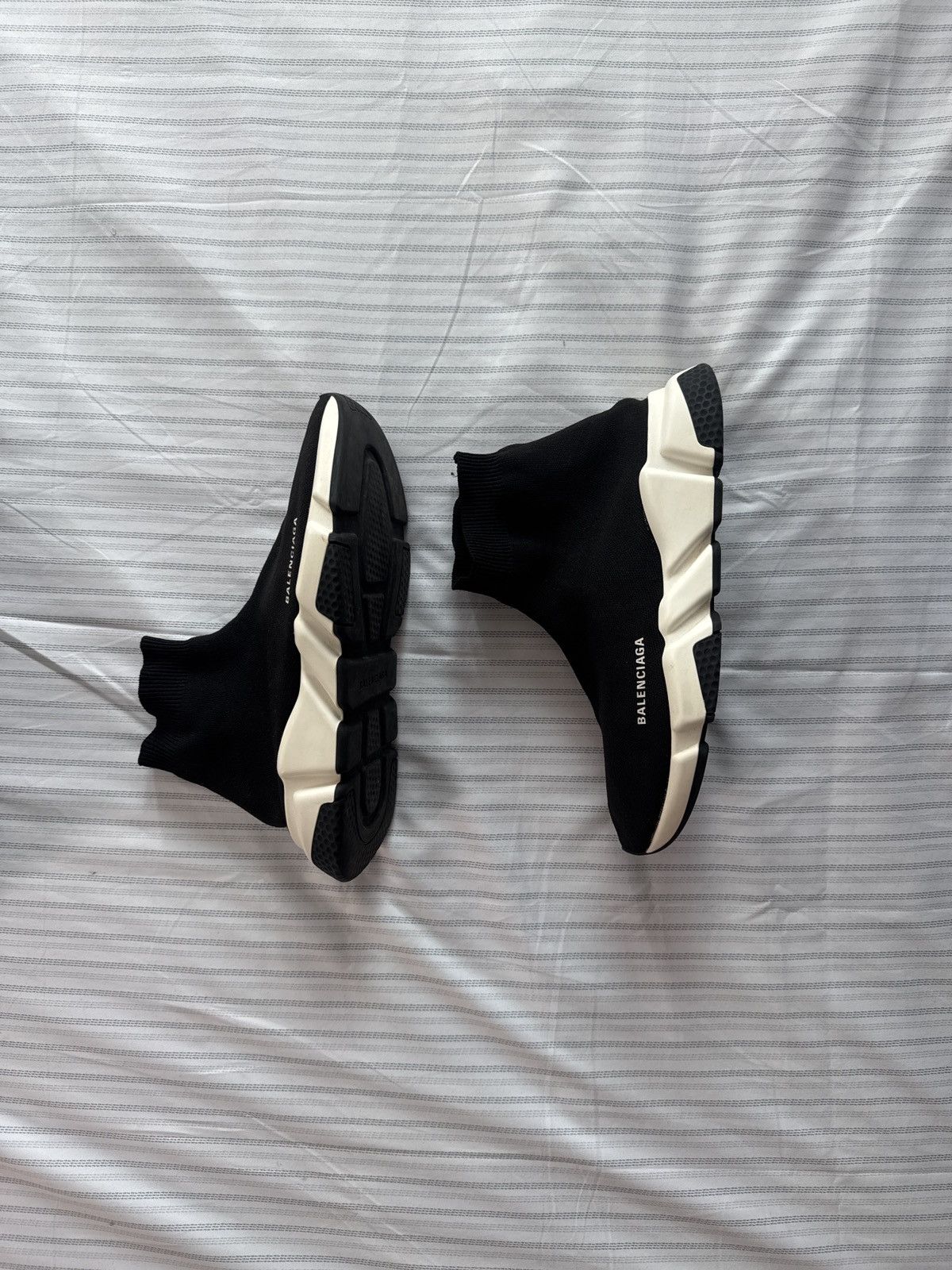 Balenciaga balenciaga Speed Trainer en color negro y blanco Size US 9 / EU 42 - 5 Thumbnail